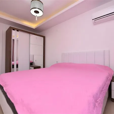 Crown Luxury Apartment *